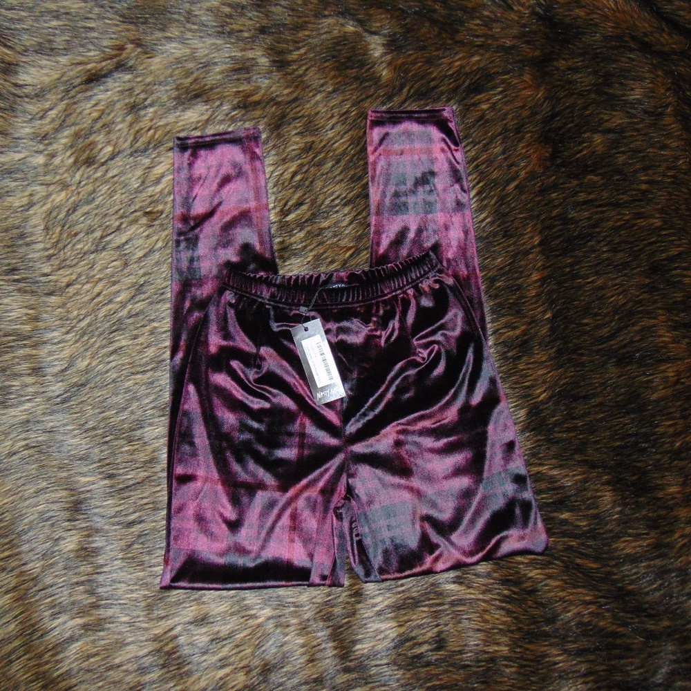 NWT Nasty Gal Velvet Checked Fant Berry (2)